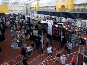 2015 GVQC Quiltfest exhibits and part of vendor mall